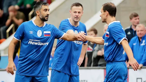 Сборная звёзд выиграла Кубок Легенд после судейского скандала