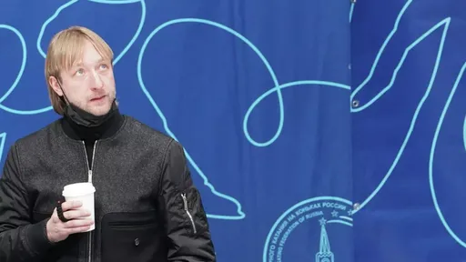 Плющенко рассказал о сложностях в разделении отцовских и тренерских функций по отношению к сыну
