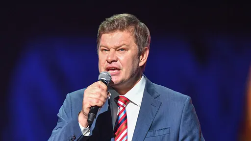 Губерниев жестко раскритиковал Шипачева за сравнение зарплат в хоккее и футболе