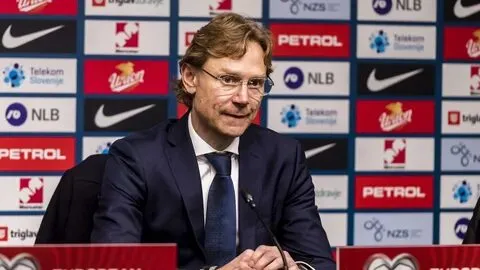 Карпин допустил, что может не продлить контракт со сборной России