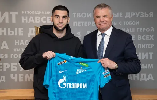 «Зенит» подписал контракт с защитником Адамовым