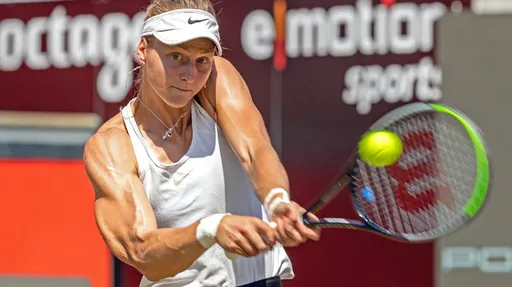 Самсонова вышла во второй круг WTA в Токио, победив Рыбакину