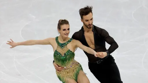 Во Франции в честь олимпийских чемпионов Пападакис и Сизерона переименовали ледовый дворец
