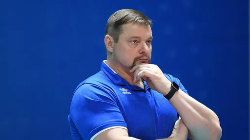 Алекно одной фразой Путина прокомментировал перенос ЧМ-2022 по волейболу из России