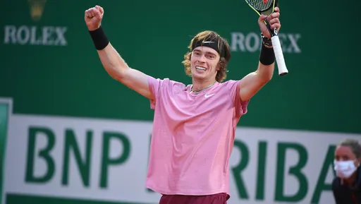 Рублев поднялся на седьмое место рейтинга ATP, обойдя Федерера