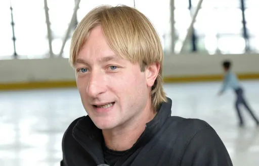 Плющенко заявил, что его спортсмены продолжают подготовку к финалу Гран-при несмотря на его отмену