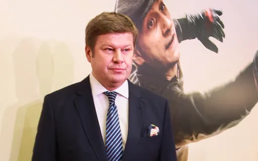 Губерниев заявил, что российские биатлонистки должны кайфовать от гонок, как Бузова от жизни