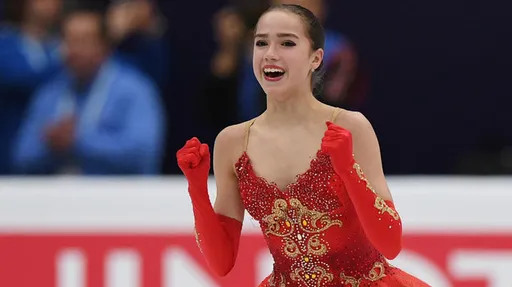 Алина Загитова поделилась фотографией со съемок «Ледникового периода»