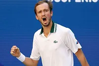 Путин поздравил Медведева с победой на US Open