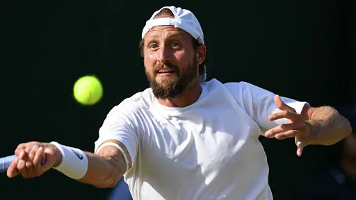 Американский теннисист Сандгрен пропустит Australian Open из-за обязательной вакцинации против коронавируса