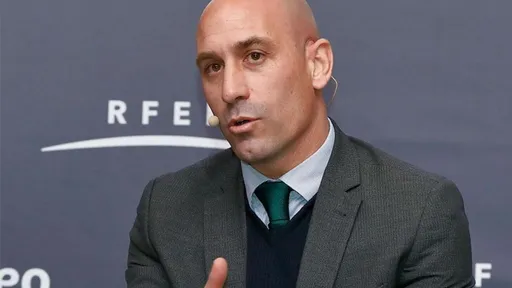 Президент RFEF Рубиалес официально заявил об отставке