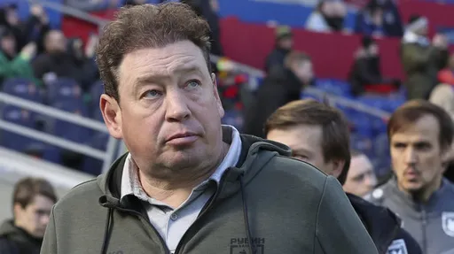 Слуцкий: возмущают разговоры, что Дзюба уже не потянет
