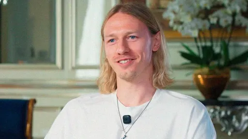 Сафонов дал двухчасовое интервью шоу «Вписка»: приводим 10 главных цитат вратаря «ПСЖ»