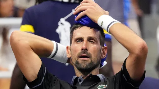 Ужас с Джоковичем на US Open: серба стошнило на корте, он вылетел в слезах после первого же матча