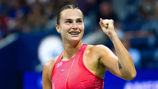 Соболенко встретится со Свёнтек в полуфинале Итогового чемпионата WTA