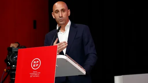 Прокуратура Испании выдала ордер на арест экс-президента RFEF Рубиалеса