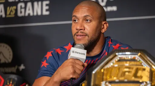 UFC не признает Гана полноценным чемпионом после отказа Аспиналла от титула