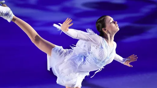 Фигуристка Щербакова показала новый образ для показательного номера