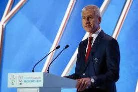 Матыцин заявил, что отмена решения УЕФА о допуске россиян говорит о политизации спорта