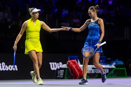 Кудерметова и Мертенс выиграли Итоговый турнир WTA-2025 в парном разряде