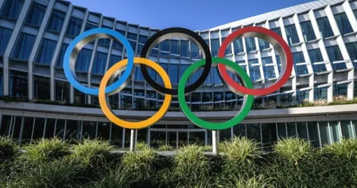 МОК призвал допустить россиян и белорусов к отбору на Олимпиаду-2026
