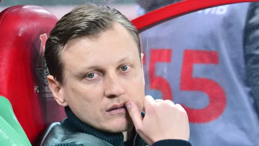 В «Локомотиве» прокомментировали слухи о возможном увольнении Галактионова