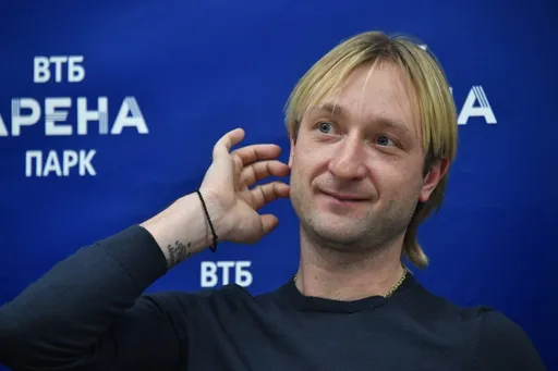 Плющенко снял видео с исполнением каскада из тройных тулупов