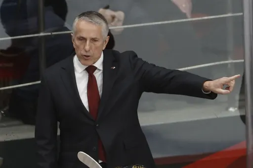 Хартли заявил, что не будет тренировать «Локомотив» долго