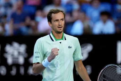 Медведев получит бонус от ATP в размере 56 млн рублей