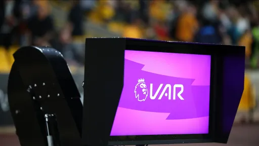 Егоров назвал доверие судей видеоповторам главной проблемой системы VAR
