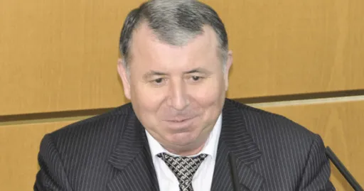 Госсекретарь Дагестана и основатель «Анжи» Магомедов задержан по делу о хищении