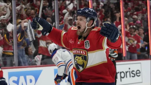 Тарасенко занял 11-е место по сыгранным матчам плей-офф НХЛ среди россиян