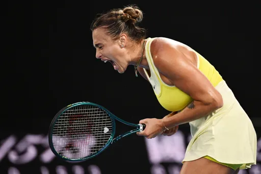 Соболенко от злости сломала ракетку после финала US Open