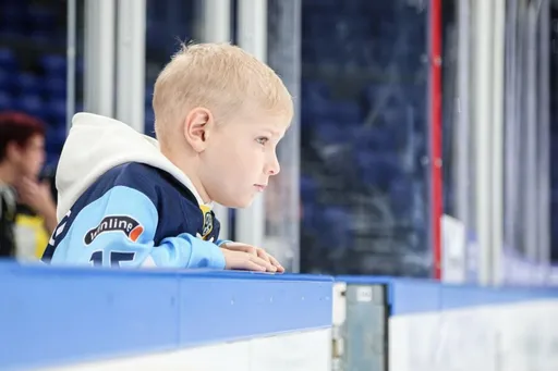 «Сибирь» сообщила о подписании однодневного контракта с 8-летним болельщиком, страдающим онкозаболеванием
