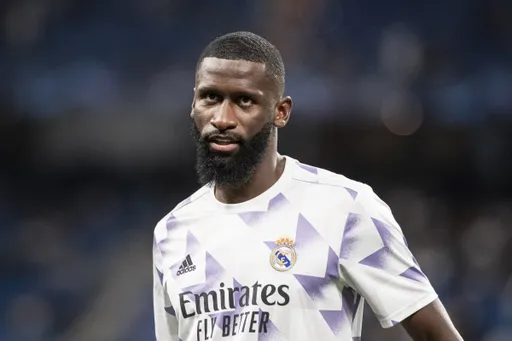 Marca: «Реал» приостановил переговоры по новому контракту с Рюдигером