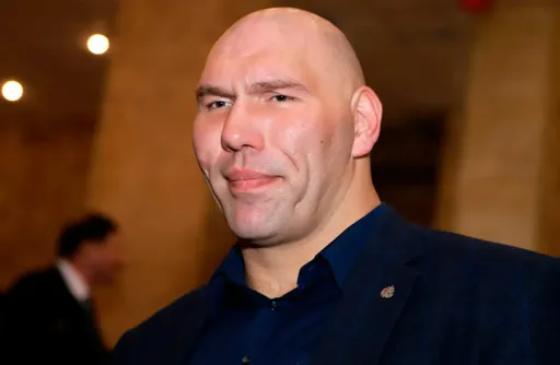 «Меня удручает, когда спортсмены участвуют в политике». Валуев — о реванше Усик – Джошуа, Биволе и Ковалеве