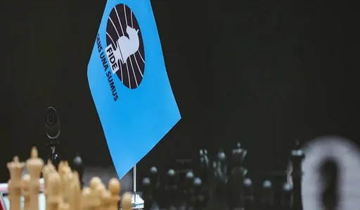 Бардак с возвращением российских шахмат: FIDE проголосовала за два разных варианта