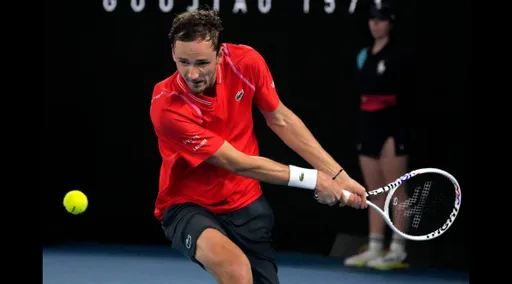 Тарпищев назвал закономерным исход матча Медведева с Корде на Australian Open
