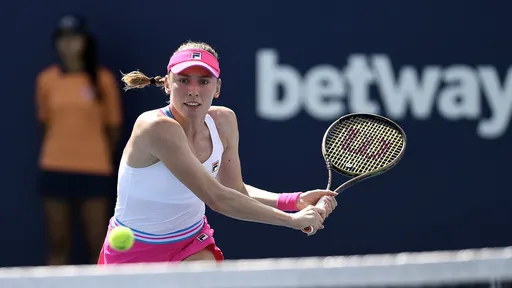 Александрова на отказе Андрееску вышла в четвертьфинал турнира WTA-1000 в Майами