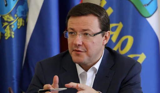 Губернатор Азаров: за «Зенит» скучно болеть, а за «Крылья» интересно
