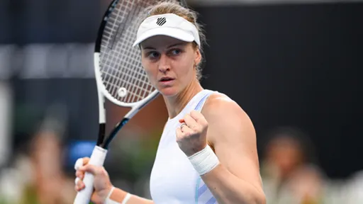 Самсонова снялась с полуфинала турнира WTA-500 в Аделаиде