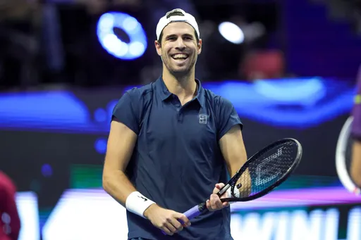 Хачанов снялся с турнира ATP-250 в Ханчжоу