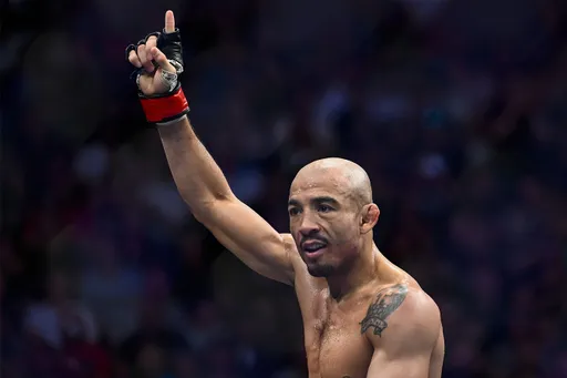Альдо обошел Умара Нурмагомедова в рейтинге UFC, дата реванша Усика и Фьюри: самое главное за день в единоборствах
