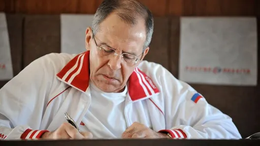 Джикия и Комбаров поздравили Лаврова с юбилеем