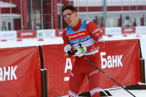 Терентьев выиграл спринт на Кубке России по лыжам, Большунов не попал в финал