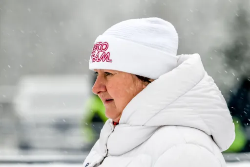 Вяльбе сказала, что идею вручать крабов на ЧР по лыжам предложил Большунов