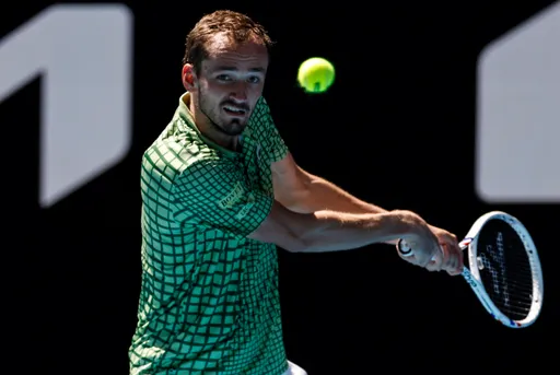 Медведев в пяти сетах обыграл Марожана в третьем круге Australian Open-2026