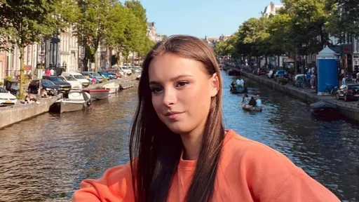 Анна Щербакова продолжает очаровывать поклонников снимками с отдыха
