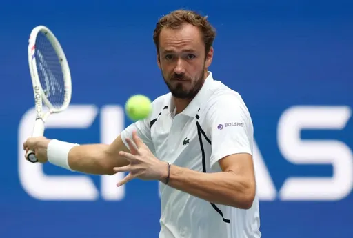 Бейсбольный клуб подарил Даниилу Медведеву банку с жвачками на US Open-2026
