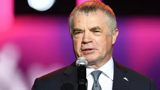 Медведев не стал комментировать отставку Ивича